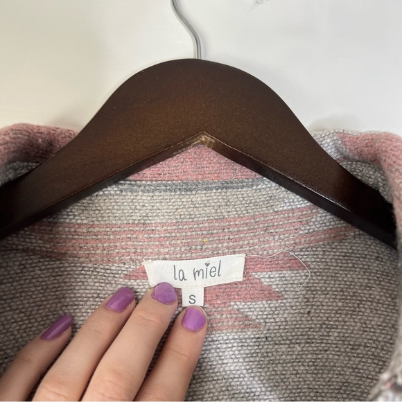 La Miel Aztec Print Boxy Raw Hem Jacket - Picture 7 of 8